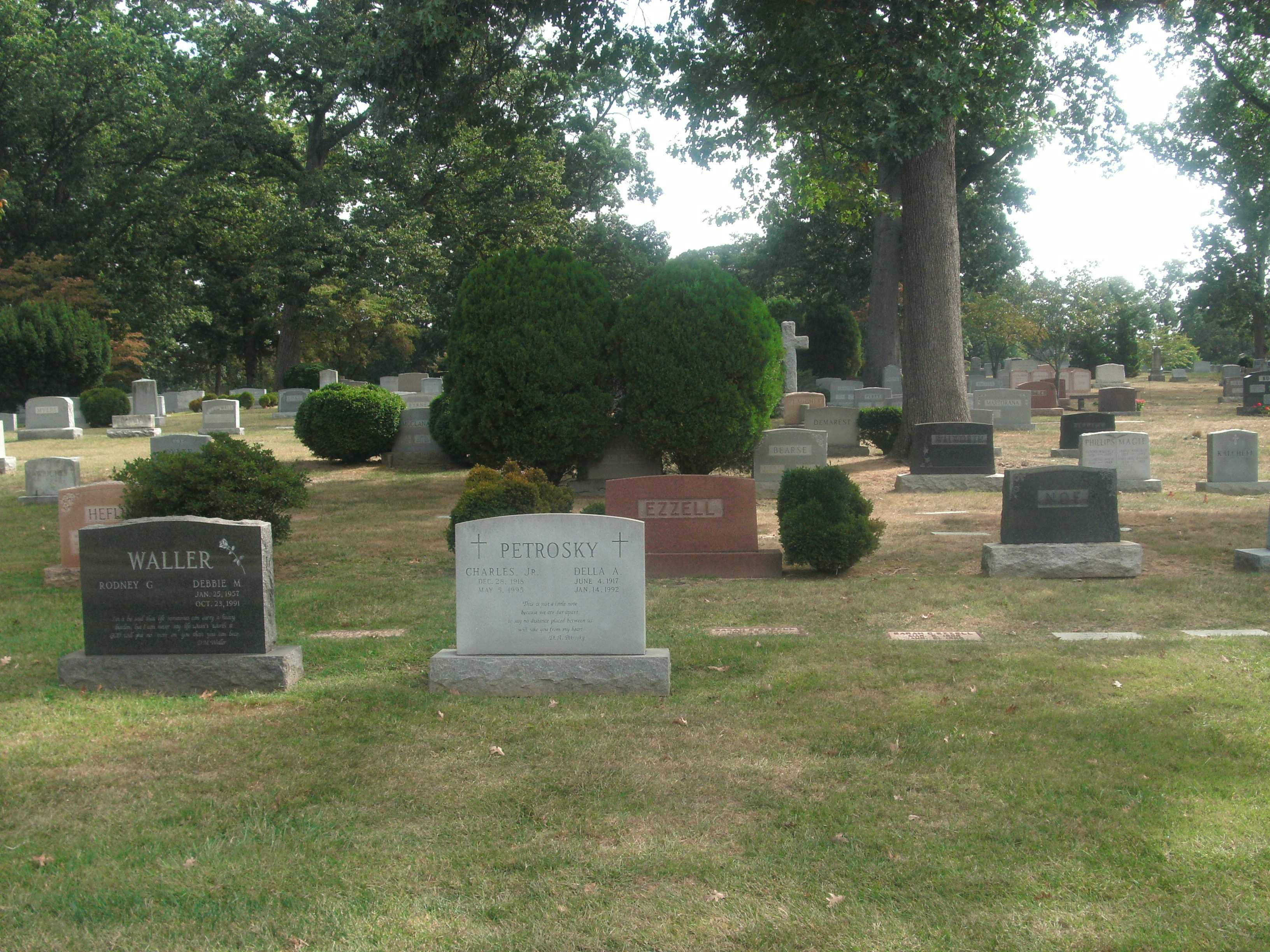 File Columbia Gardens Cemetery Graves5 Jpg Wikimedia Commons