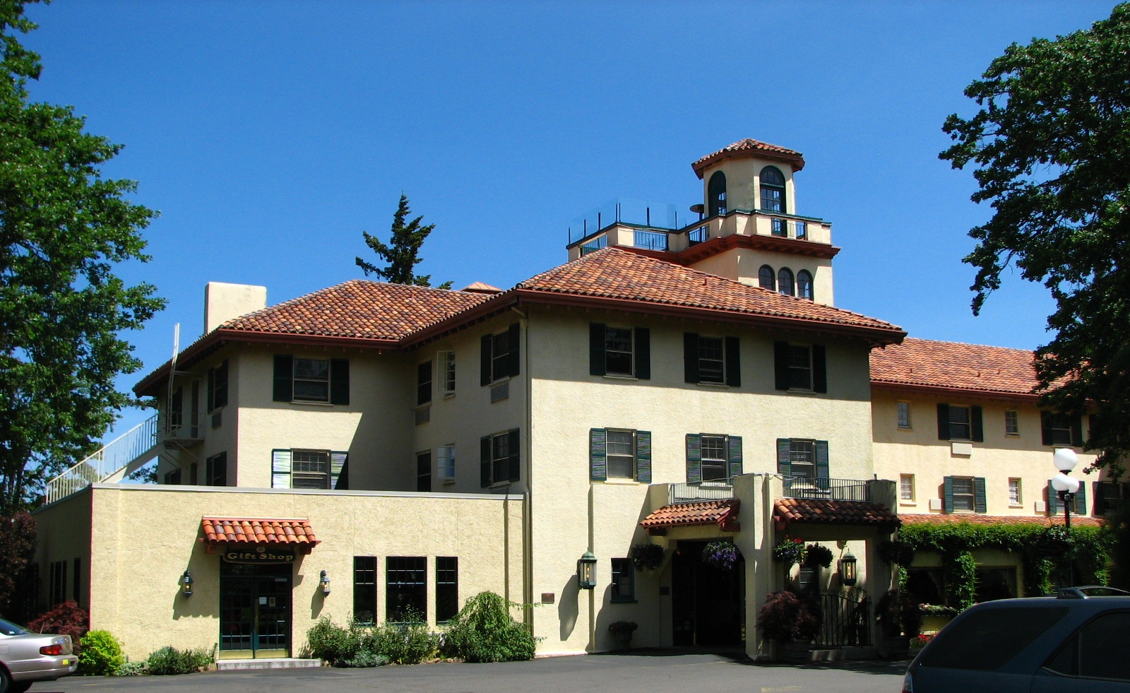 Photo of Columbia Gorge Hotel