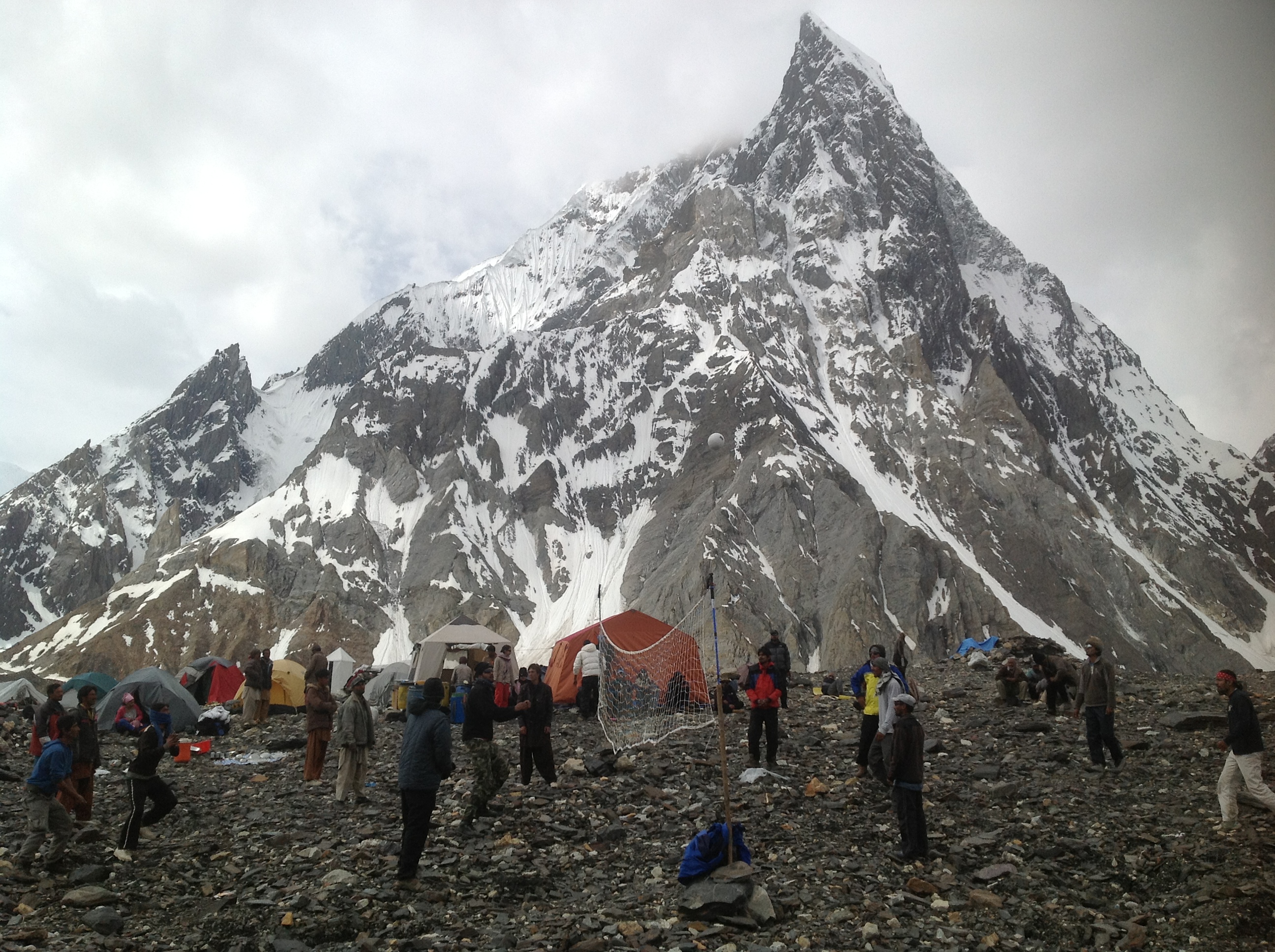 Камп 2. Concordia (Karakoram). Конкордия лагерь. Mitre Peak.