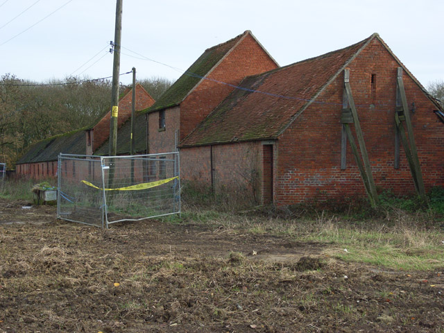 File:Farm buildings, Top Farm - geograph.org.uk - 289138.jpg