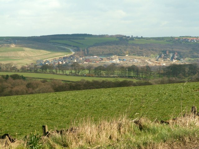 File:Fields and building site - geograph.org.uk - 371789.jpg