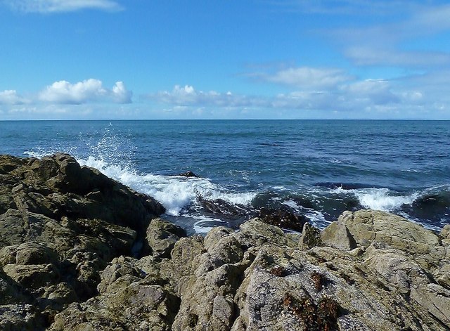 File:Firth of Clyde at Rock Nays - geograph.org.uk - 3655328.jpg