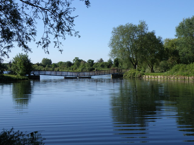 Floating Bridge, Ferry Meadows - geograph.org.uk - 1317318