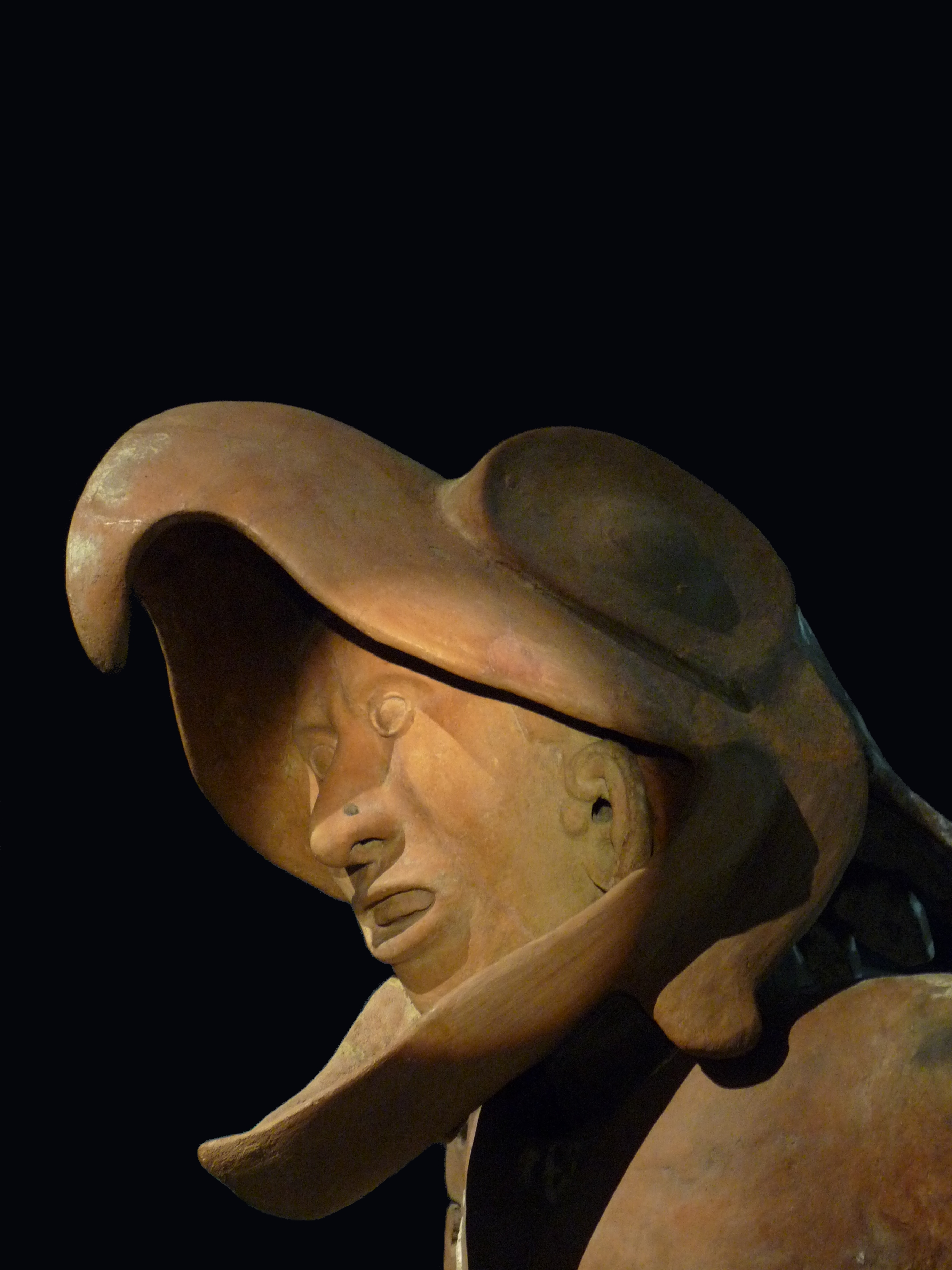 Estatua de guerrero águila de la casa de los águilas (Museo del Templo Mayor, Mexico D.F.).