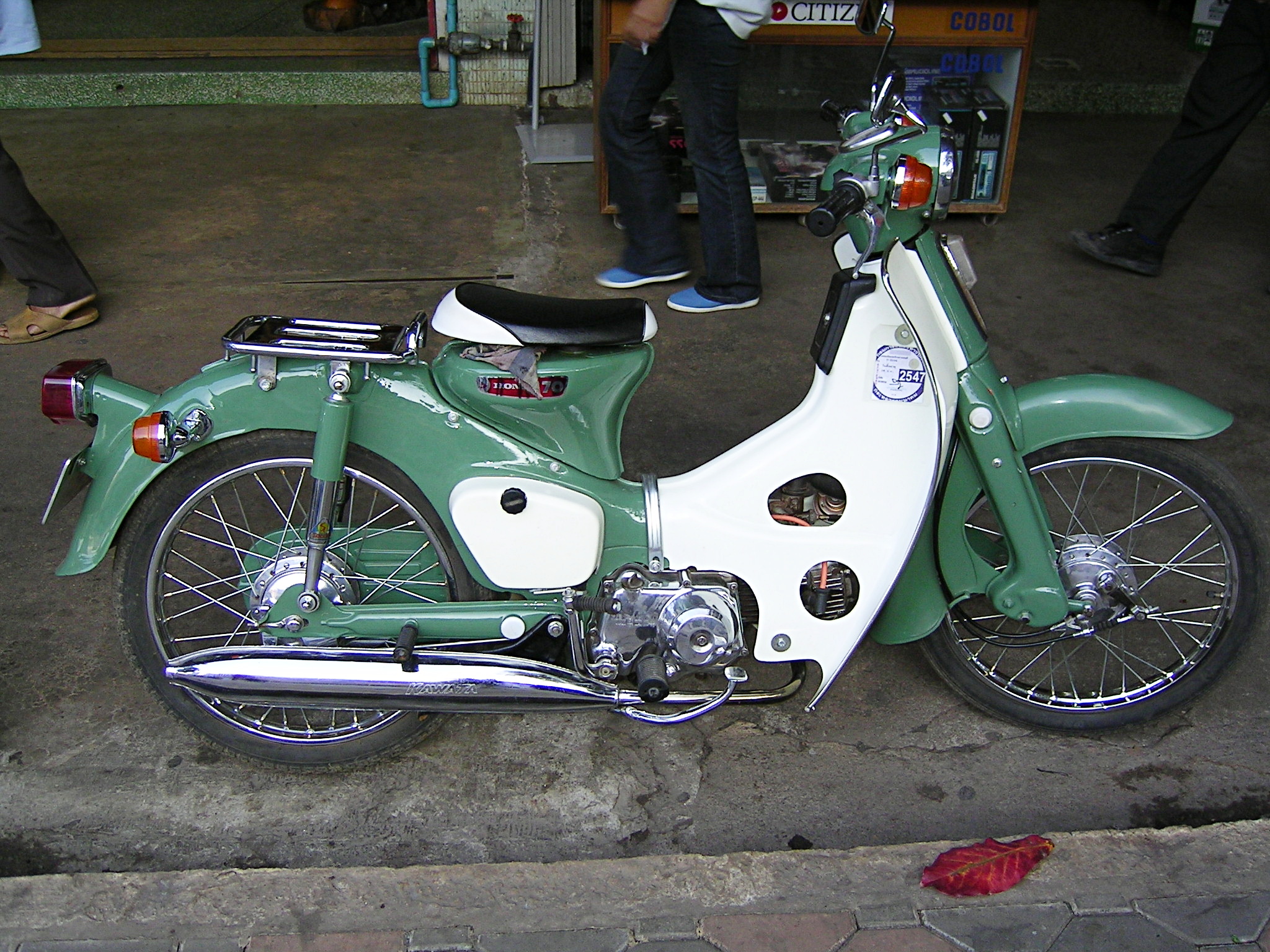 File:Honda Cub C70.jpg - Wikimedia Commons