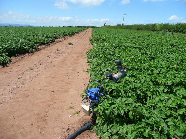 File:Irrigation equipment - geograph.org.uk - 883880.jpg