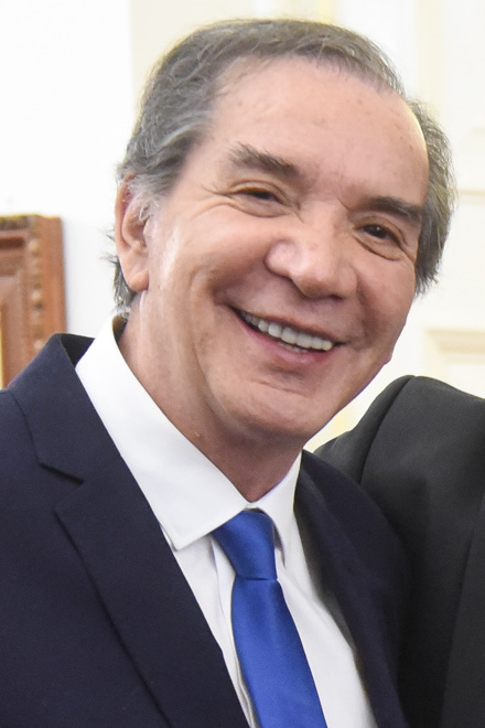 Julio Urías - Wikipedia