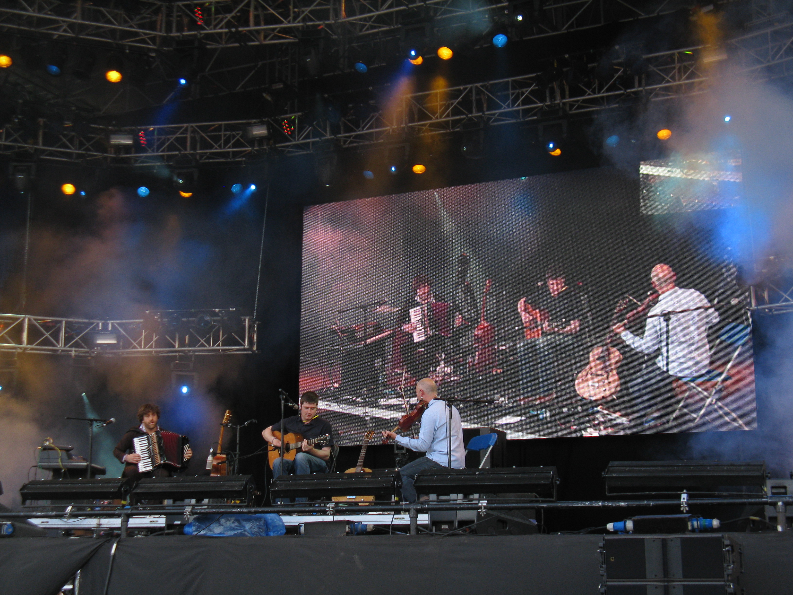 Lau at Cropredy 2011.jpg