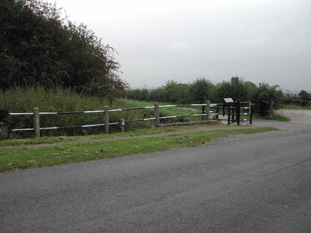 File:Mackley's Bridge over the Grantham Canal - geograph.org.uk - 54878.jpg