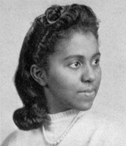 Marie Maynard Daly devient en 1947 la première femme Afro-Américaine à obtenir un doctorat en chimie.