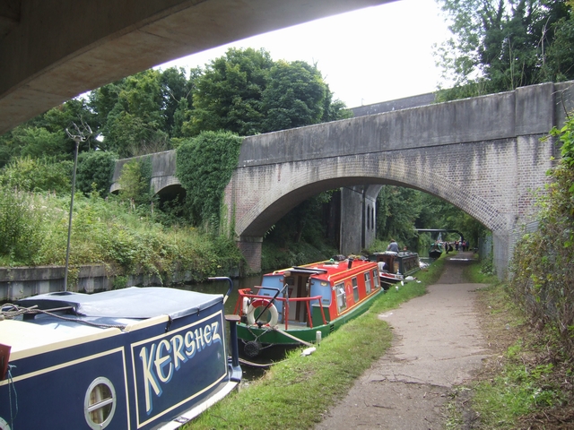 File:Old sewage works bridge - geograph.org.uk - 938869.jpg