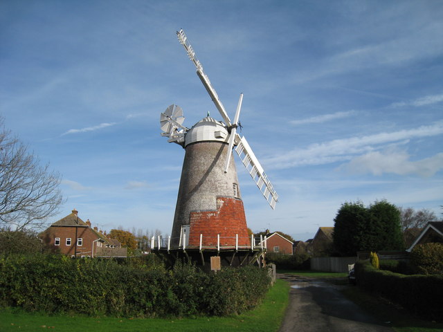 File:Polegate Windmill, Park Croft, Polegate, East Sussex - geograph.org.uk - 1036843.jpg