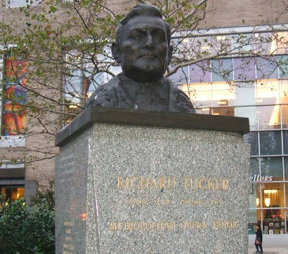 File:Richard Tucker monument.JPG