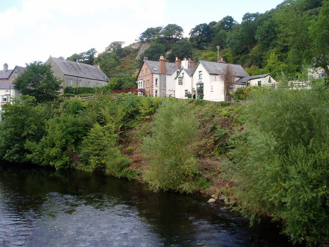 River bank of the Dee at Carrog - geograph.org.uk - 248800