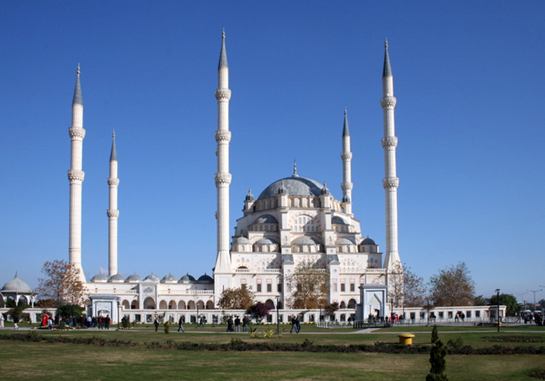 File:SabanciMosque meyavuz 20081226 04.JPG