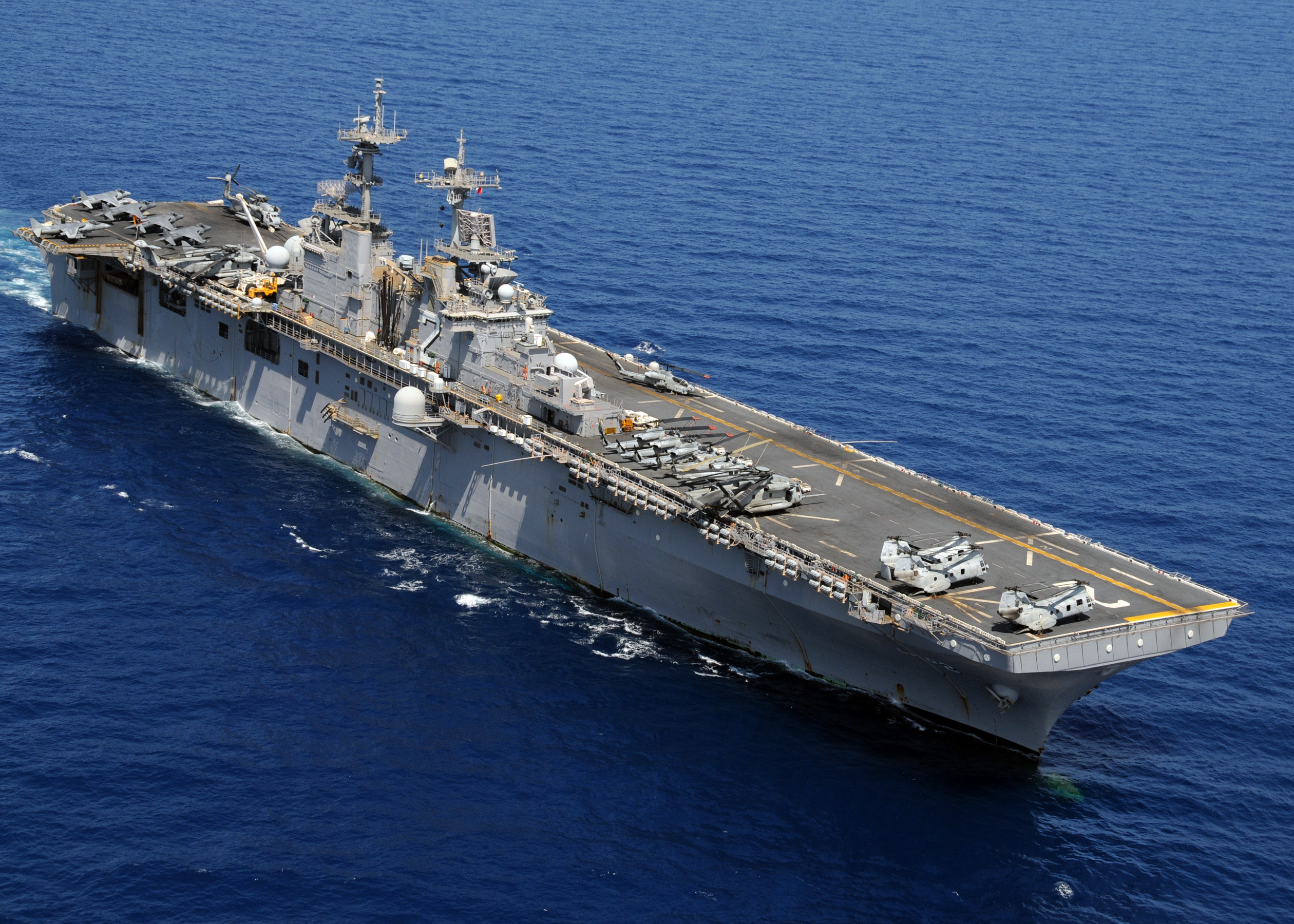 File:US Navy 100314-N-0120A-446 USS Essex (LHD 2) cruises the 