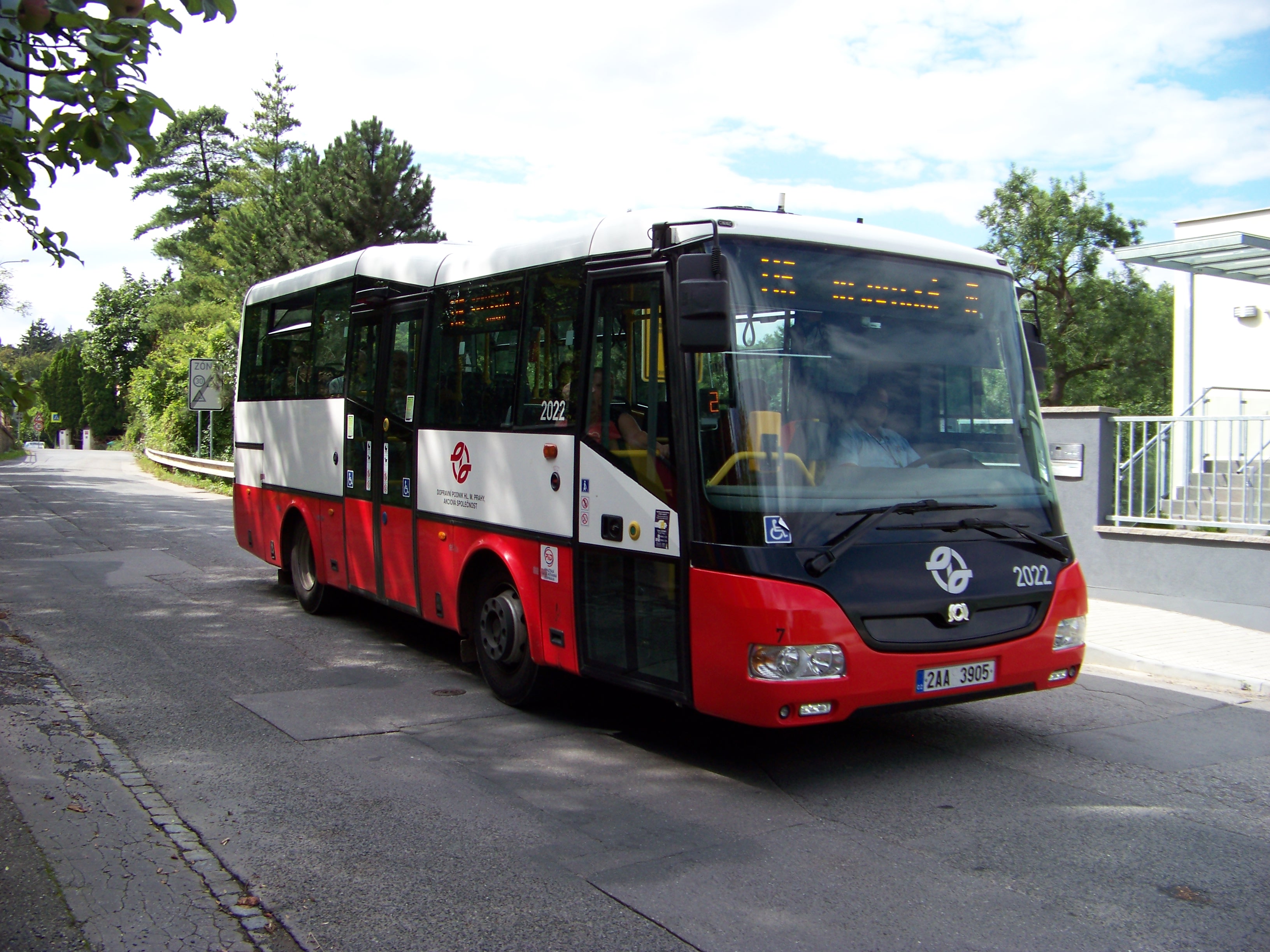 File V Sareckem Udoli Autobus Sor Bn 8 5 Jpg Wikimedia Commons