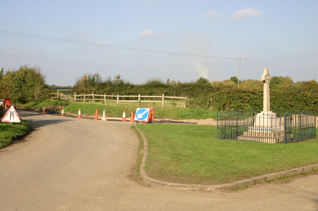 War Memorial Moreton - geograph.org.uk - 710345