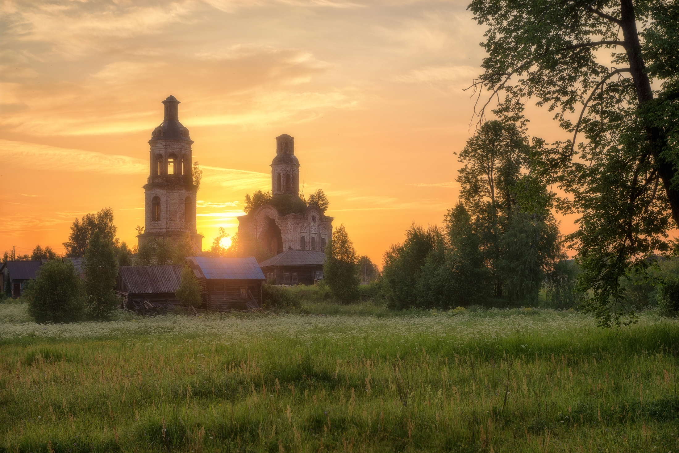 Церковь в поле