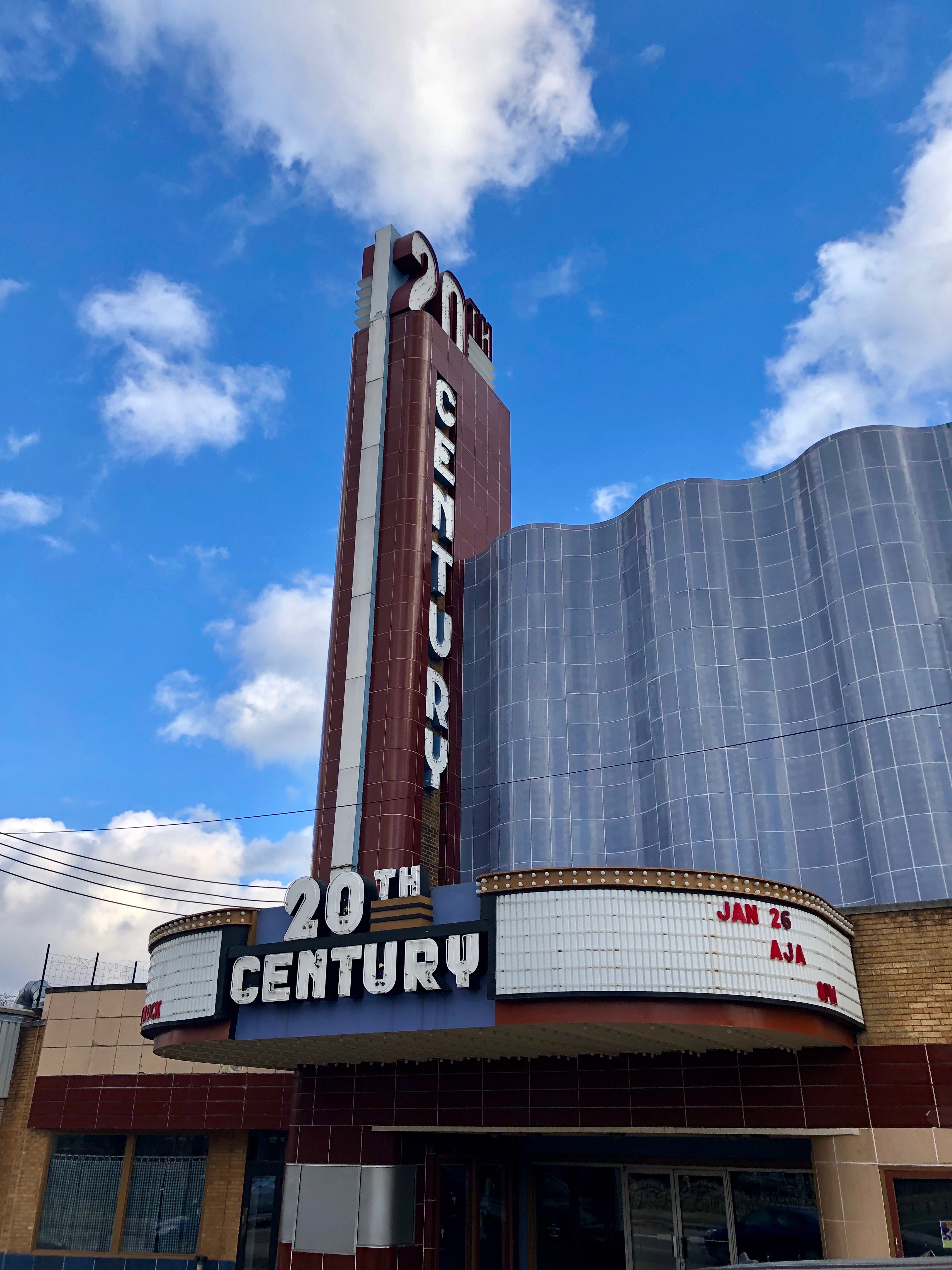 File:20th Century Theater, Oakley, Cincinnati, OH  -  Wikimedia Commons