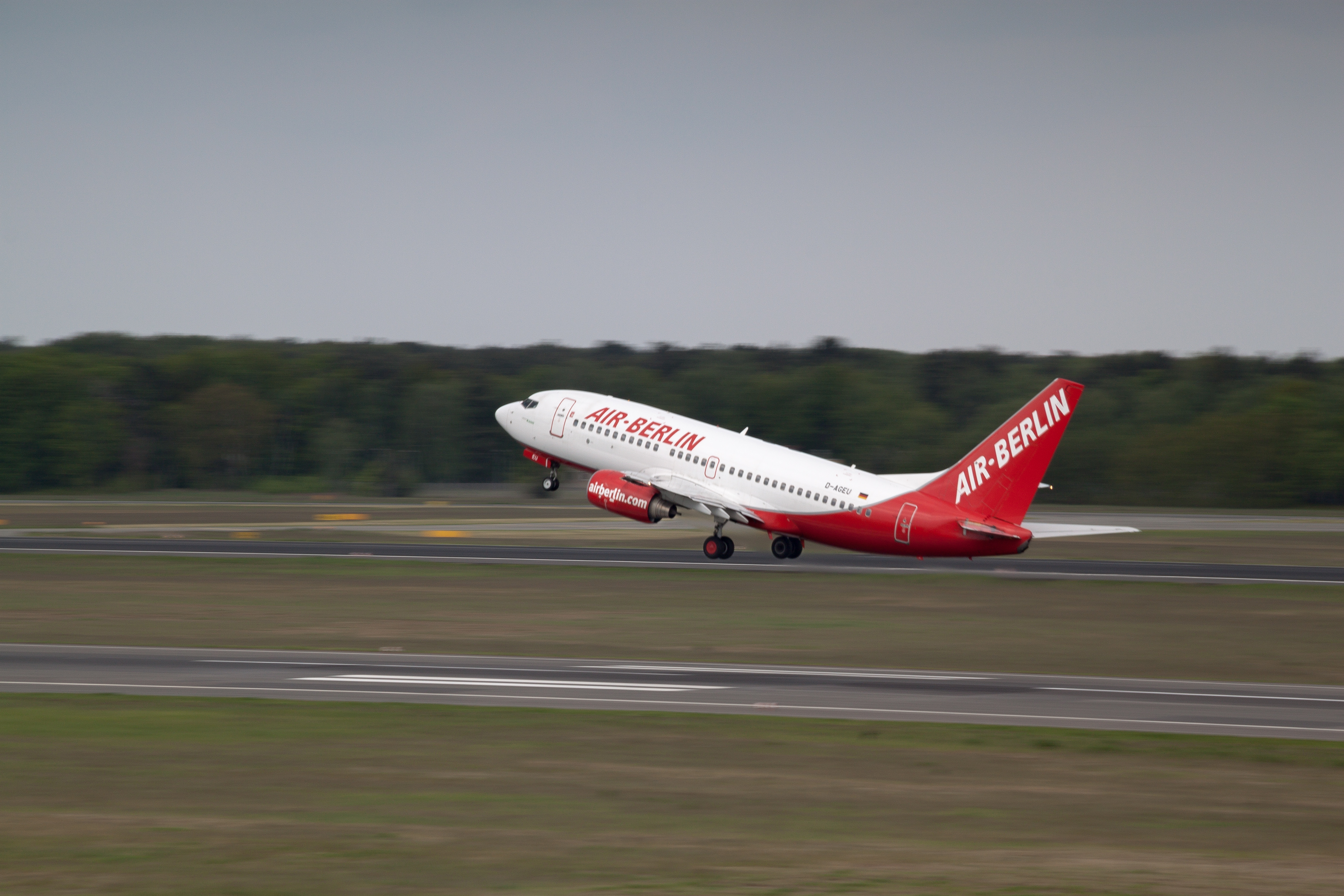 File Air Berlin Boeing 737 Taking Off 01 Jpg Wikimedia Commons