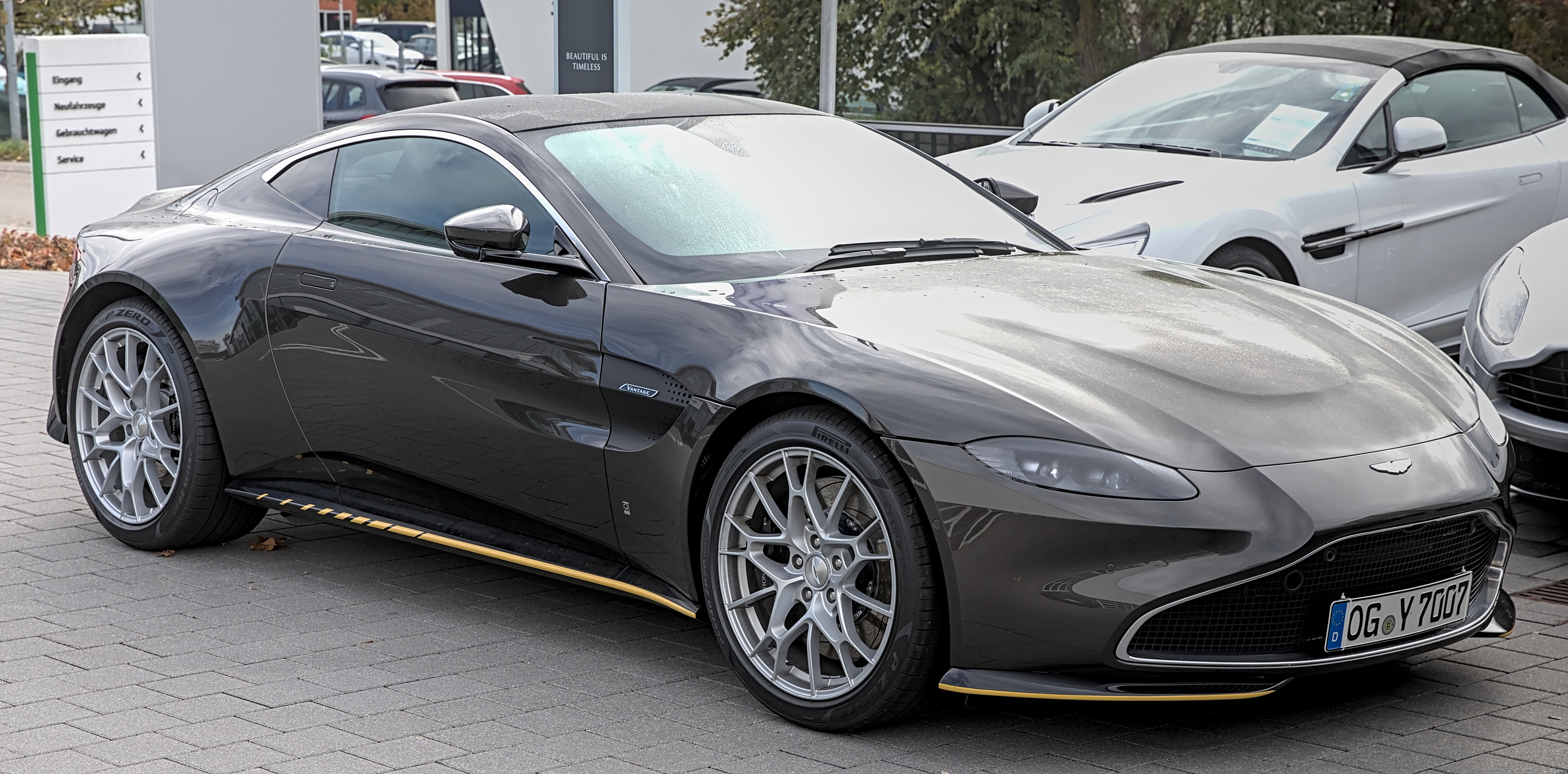 aston martin vantage halo model