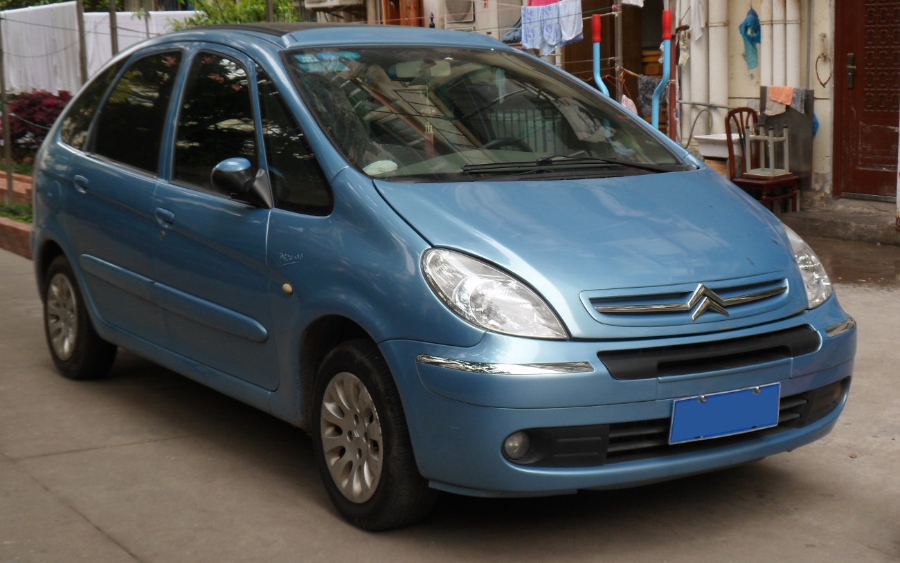 twijfel Kan weerstaan Materialisme File:Citroën Xsara Picasso 01 China 2012-04-20.JPG - Wikimedia Commons