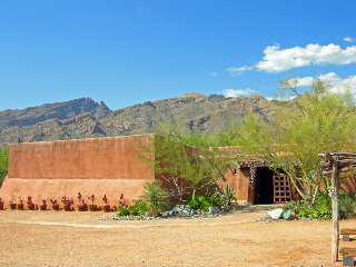 DeGrazia Gallery in the Sun DeGrazia Gallery in the Sun.jpg