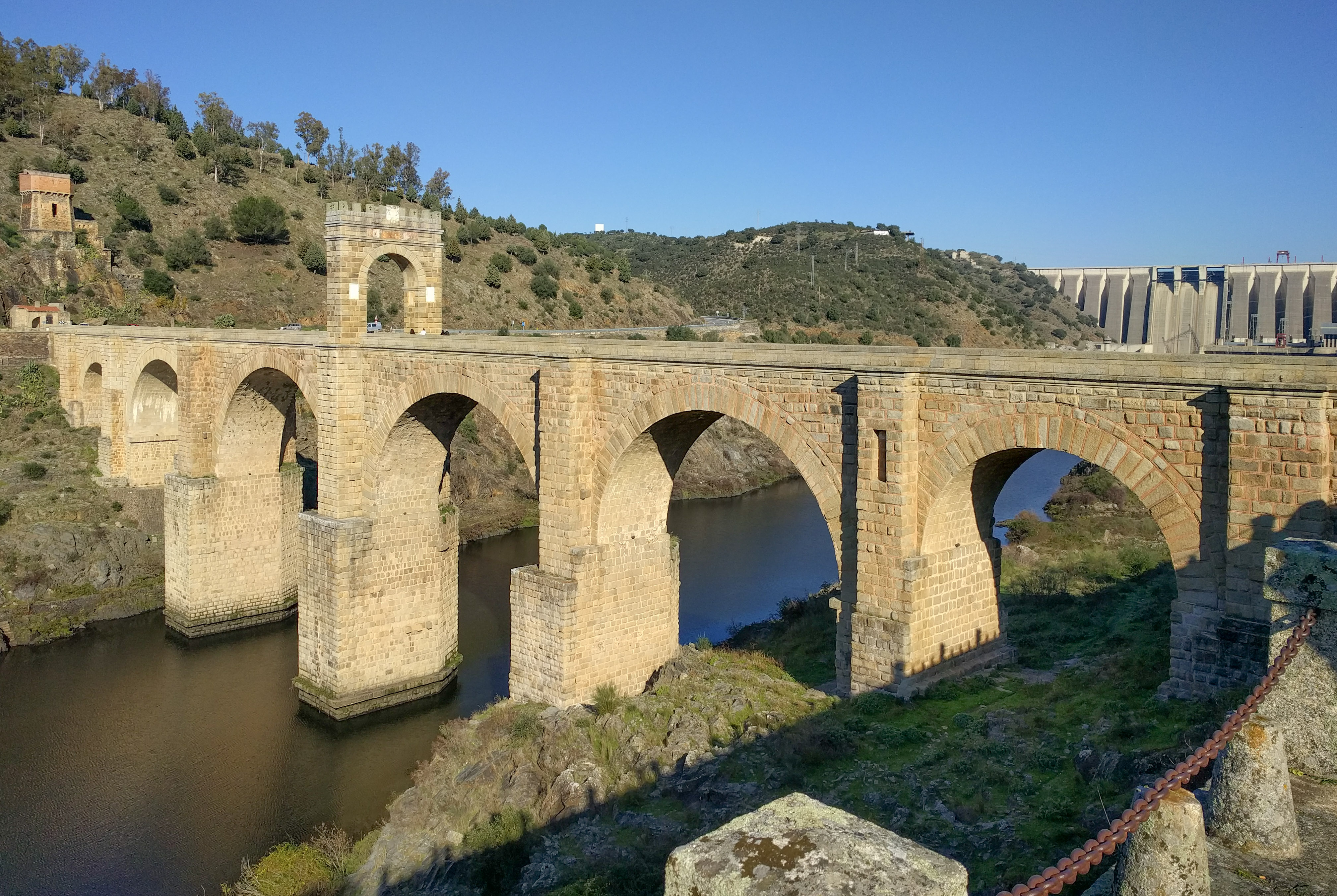 Archivo:El puente de Alcántara, Cáceres.jpg - Wikipedia, la