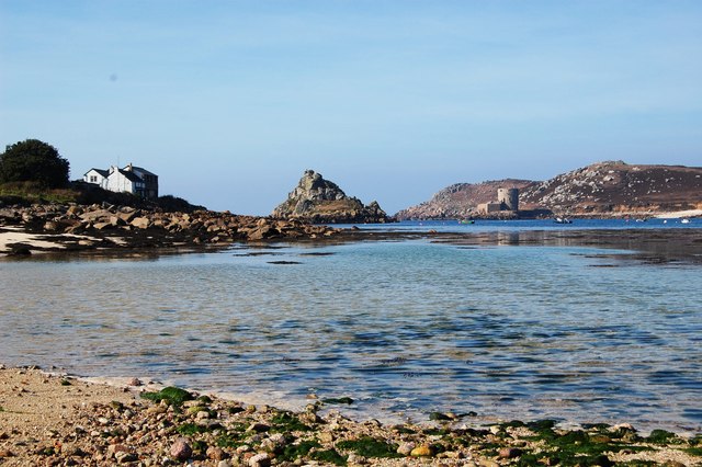 File:Hangman Island - geograph.org.uk - 398945.jpg