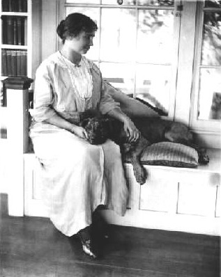 File:Hellen keller Pitbull.jpg