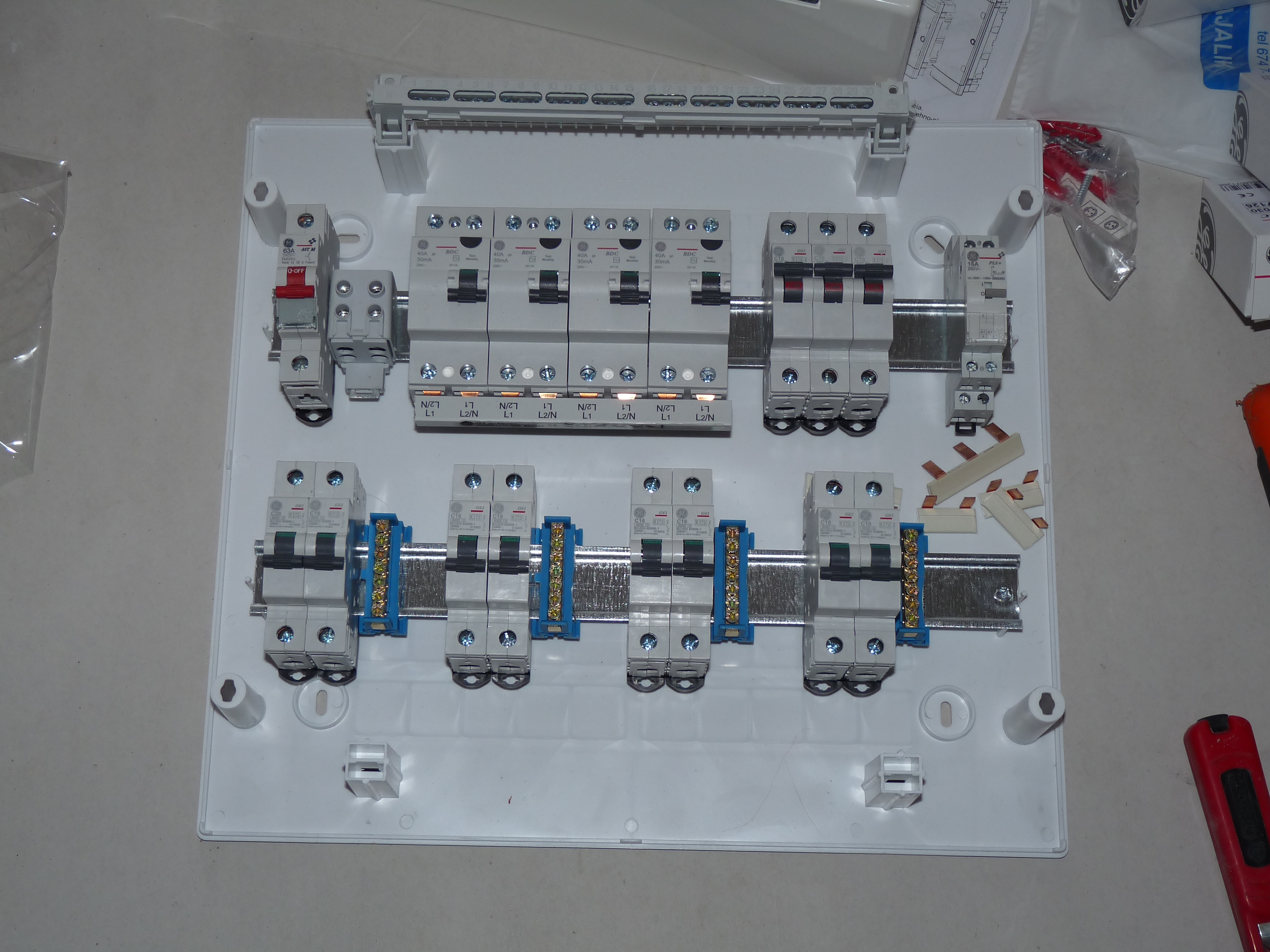 DIN rail - Wikipedia