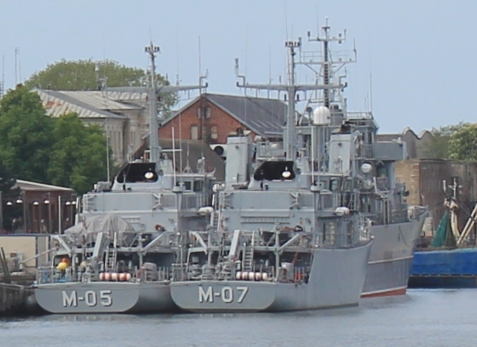 File:Liepaja Kanal Handlowy 4 - cropped navy ships.jpg