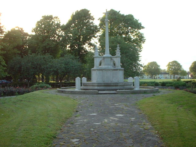 File:Memorial at St Pancras - geograph.org.uk - 19163.jpg