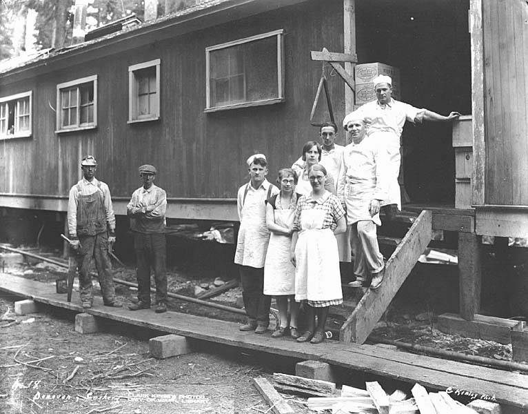 File:Mess hall crew, Donovan-Corkery Logging Company railroad camp, ca 1928 (KINSEY 123).jpg