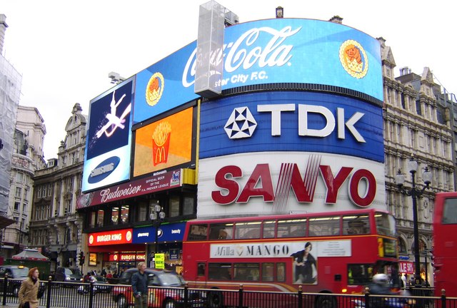 File:Piccadilly Circus - geograph.org.uk - 893057.jpg