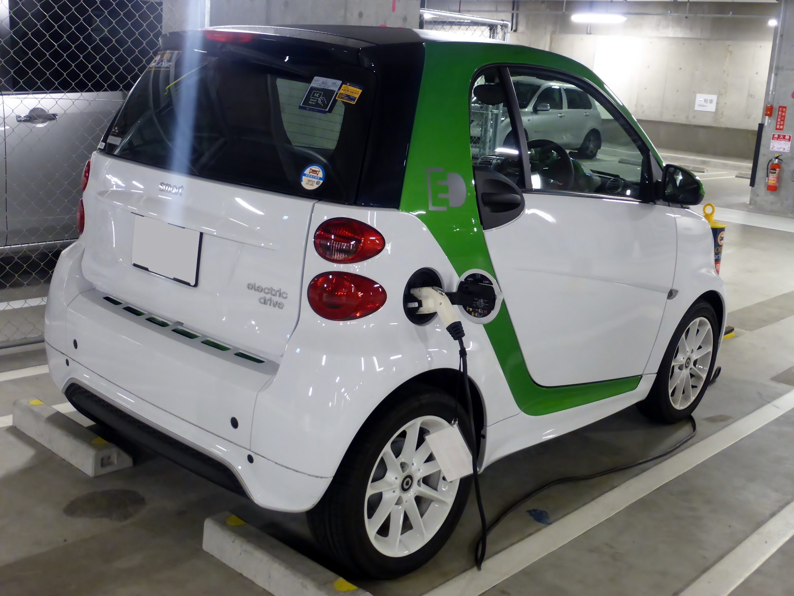 Электрический smart. Smart Electric Fortwo 2014 сапас ход. Drive2 Smart Electric Drive 2013. Высоковольтная батарея Smart Electric Drive p18051c. Smart Fortwo Electric Drive из Японии.