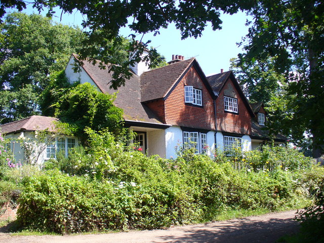 File:Tile-hung Cottages, Dunsborough - geograph.org.uk - 518251.jpg