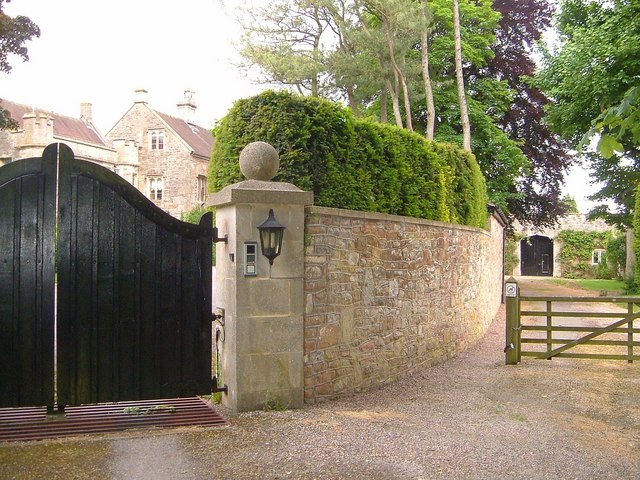 Two Rivers Way passing Chew Court - geograph.org.uk - 1607817