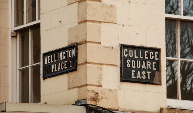 File:Two street signs, Belfast - geograph.org.uk - 1640553.jpg