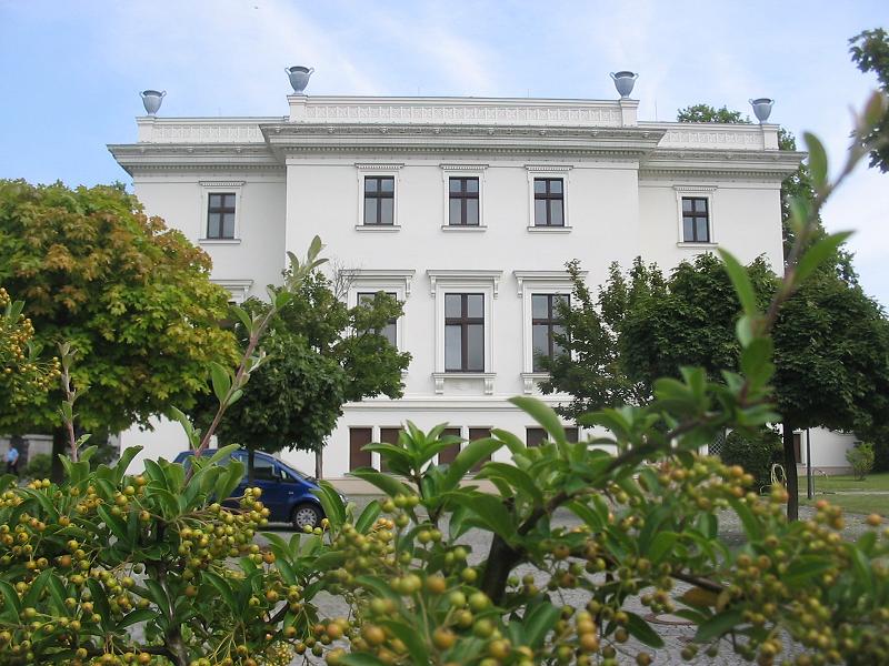 File:Villa von der Heydt Berlin-Tiergarten.JPG