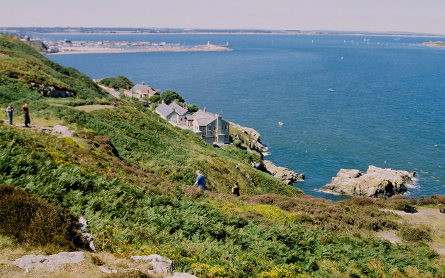 File:Walking round Howth Head - geograph.org.uk - 1618792.jpg