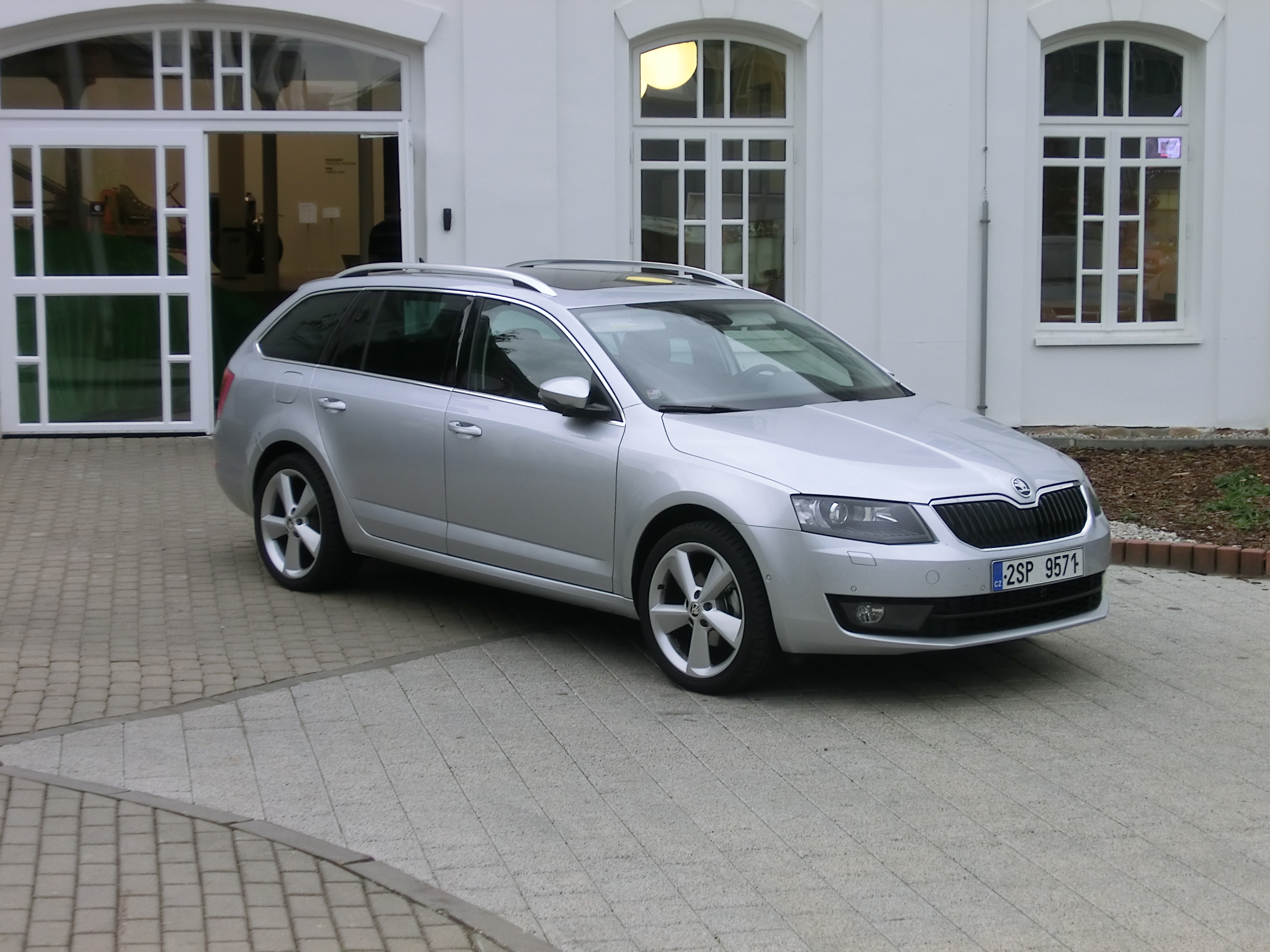 File:Škoda Octavia Combi III a.JPG - Simple English Wikipedia, the