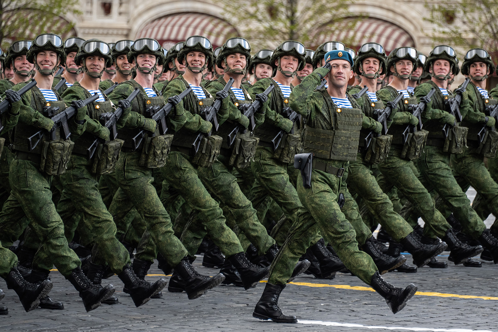 Рф войска видео. Войска России. Солдаты России. Армия России. Российская армия.