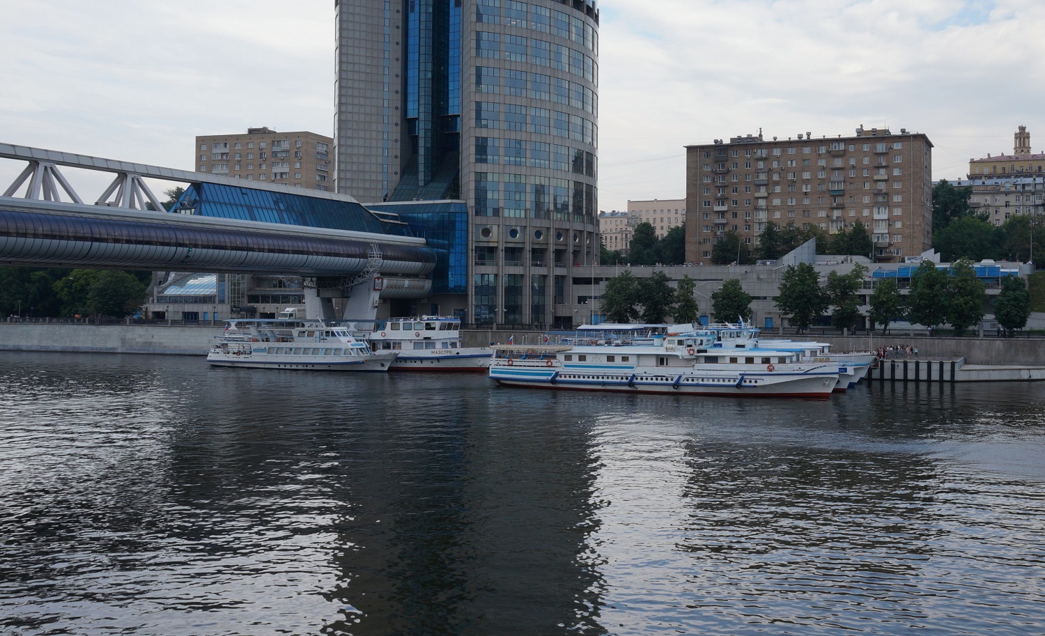 Набережная багратион. Мост Багратион набережная Тараса Шевченко. Причал набережная Тараса Шевченко. Причал мост Багратион, Москва. Мост Багратион набережная Тараса Шевченко 23а.