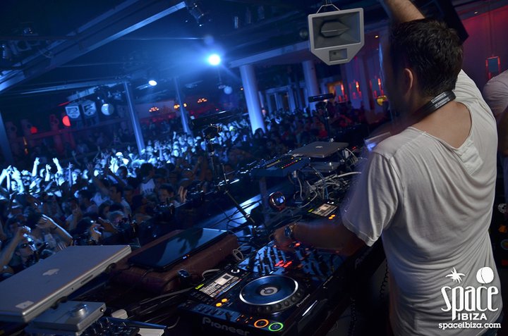 File:Alex Niggemann at Space (Ibiza).jpg