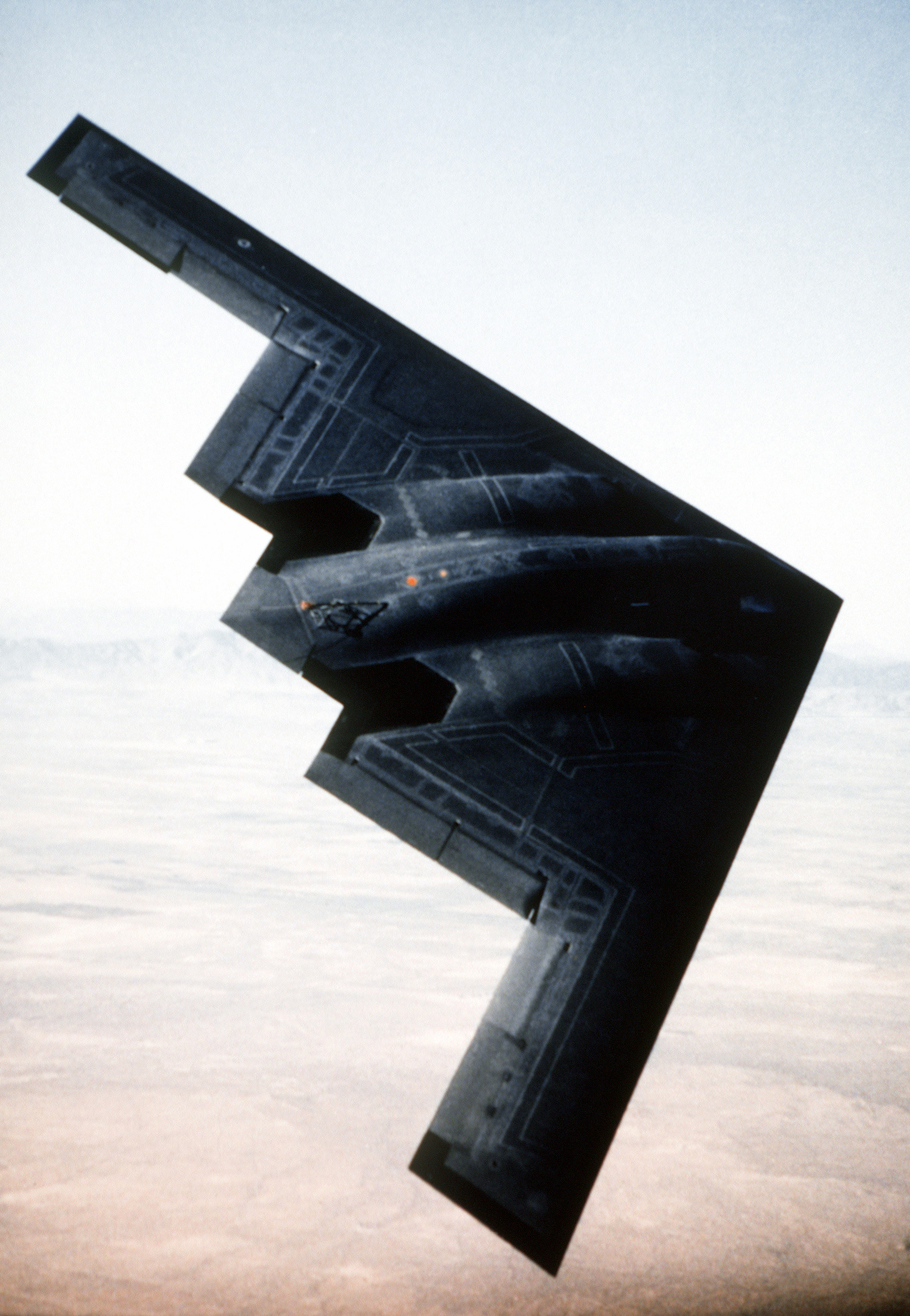 Истребитель b2. Стелс b2 самолет невидимка. Стелс-бомбардировщик b-2. B-2 Spirit: стелс-бомбардировщик. B-2 Spirit Stealth Bomber.