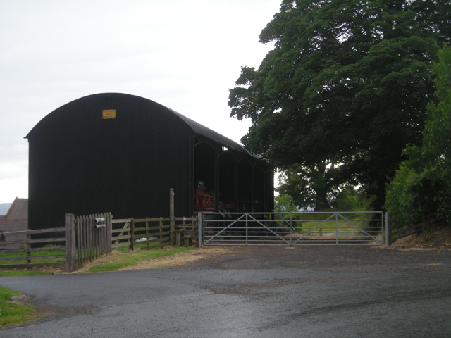 File:Big black barn - geograph.org.uk - 867865.jpg