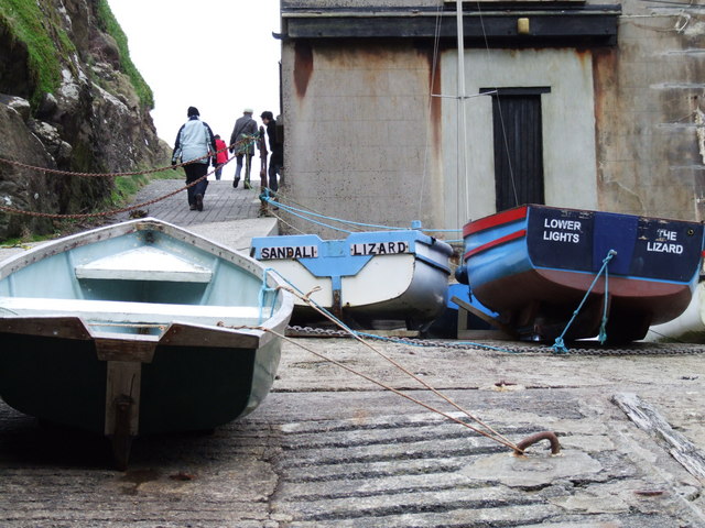 File:Boats on slipway, Polpeor Cove - geograph.org.uk - 548458.jpg