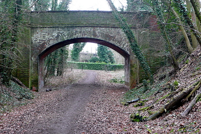 File:Former railway line - geograph.org.uk - 1778863.jpg